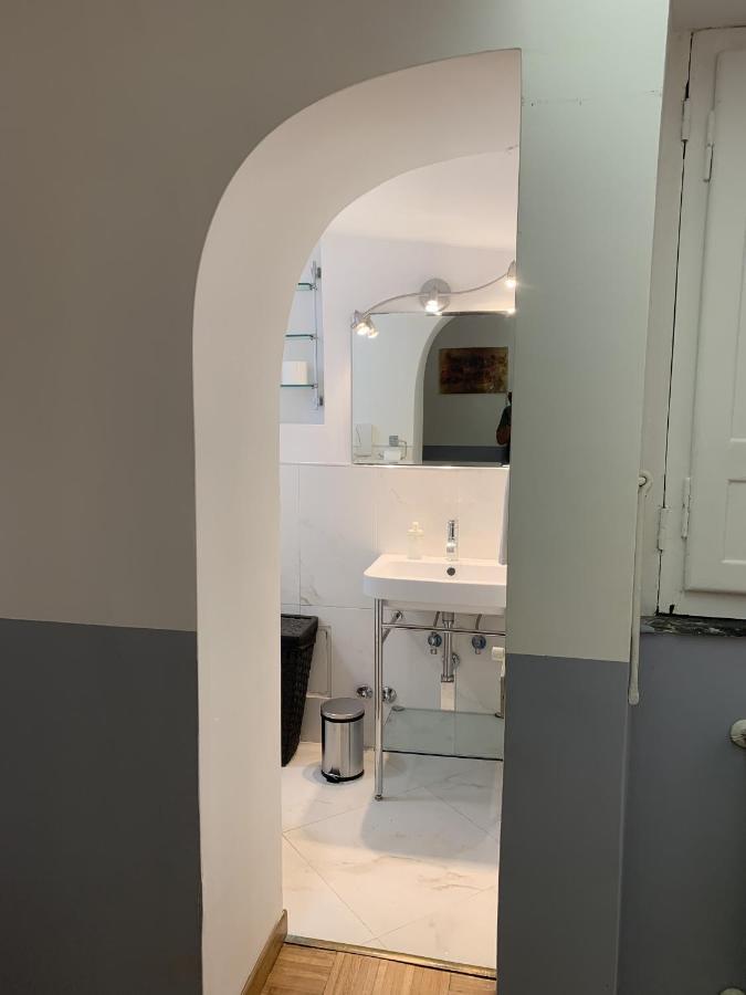 B&s Domus Colosseo Apartment
